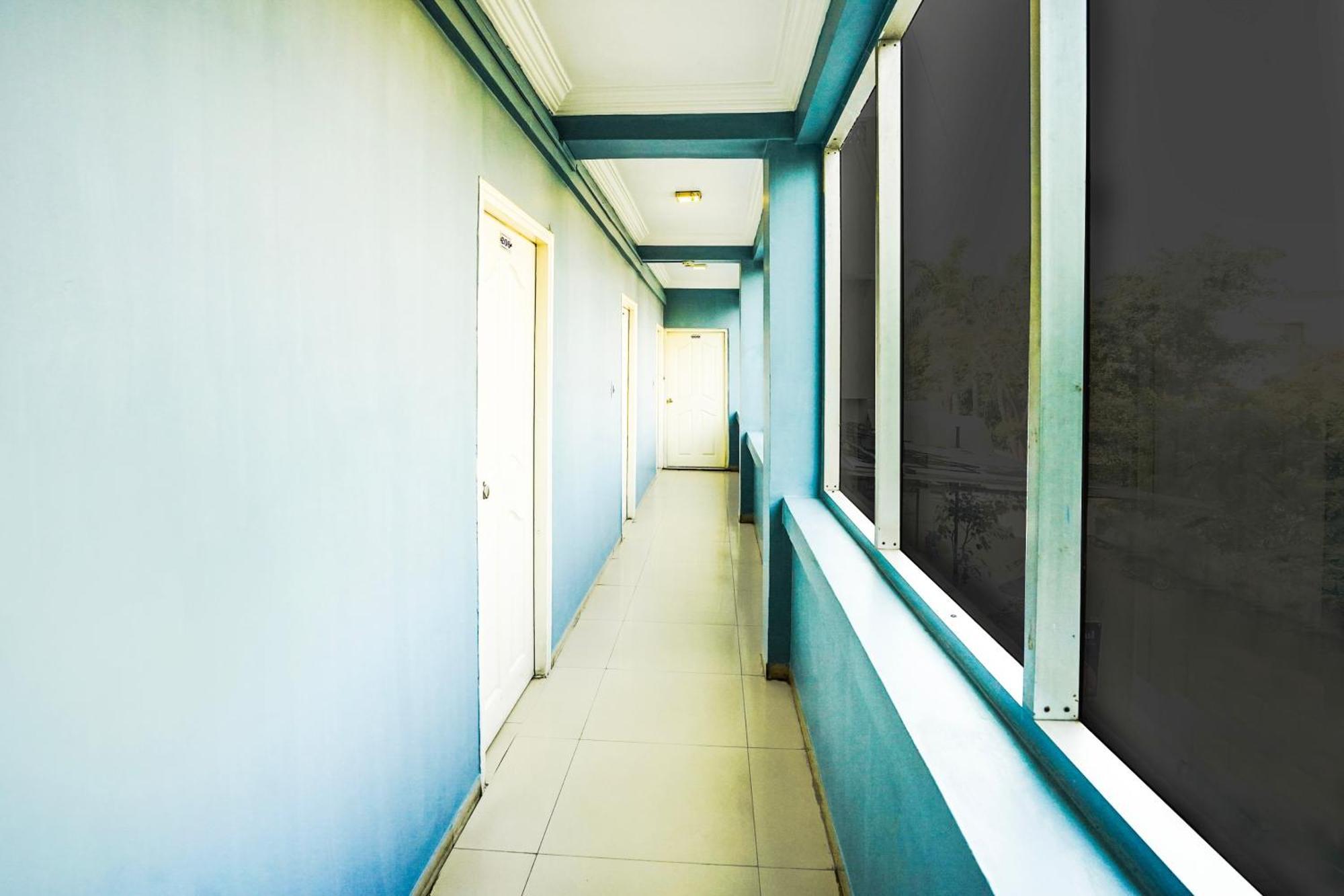 Hotel O Vibrant Residency Ahmedabad Bagian luar foto