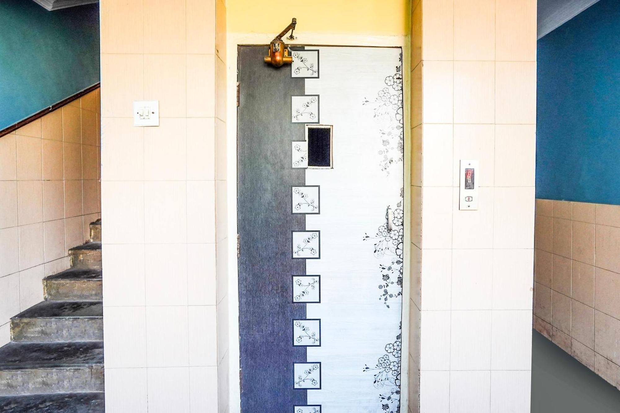 Hotel O Vibrant Residency Ahmedabad Bagian luar foto