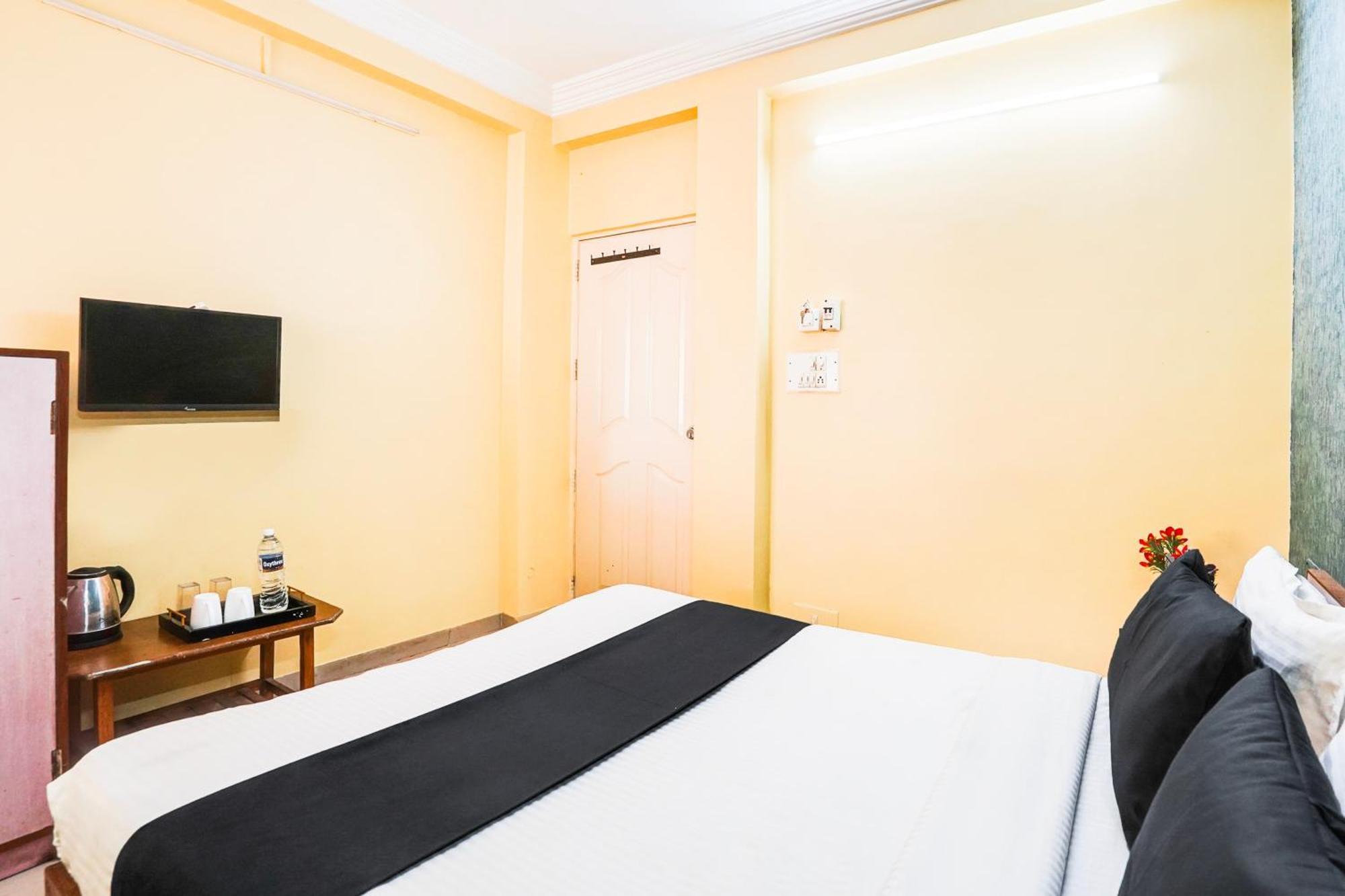Hotel O Vibrant Residency Ahmedabad Bagian luar foto