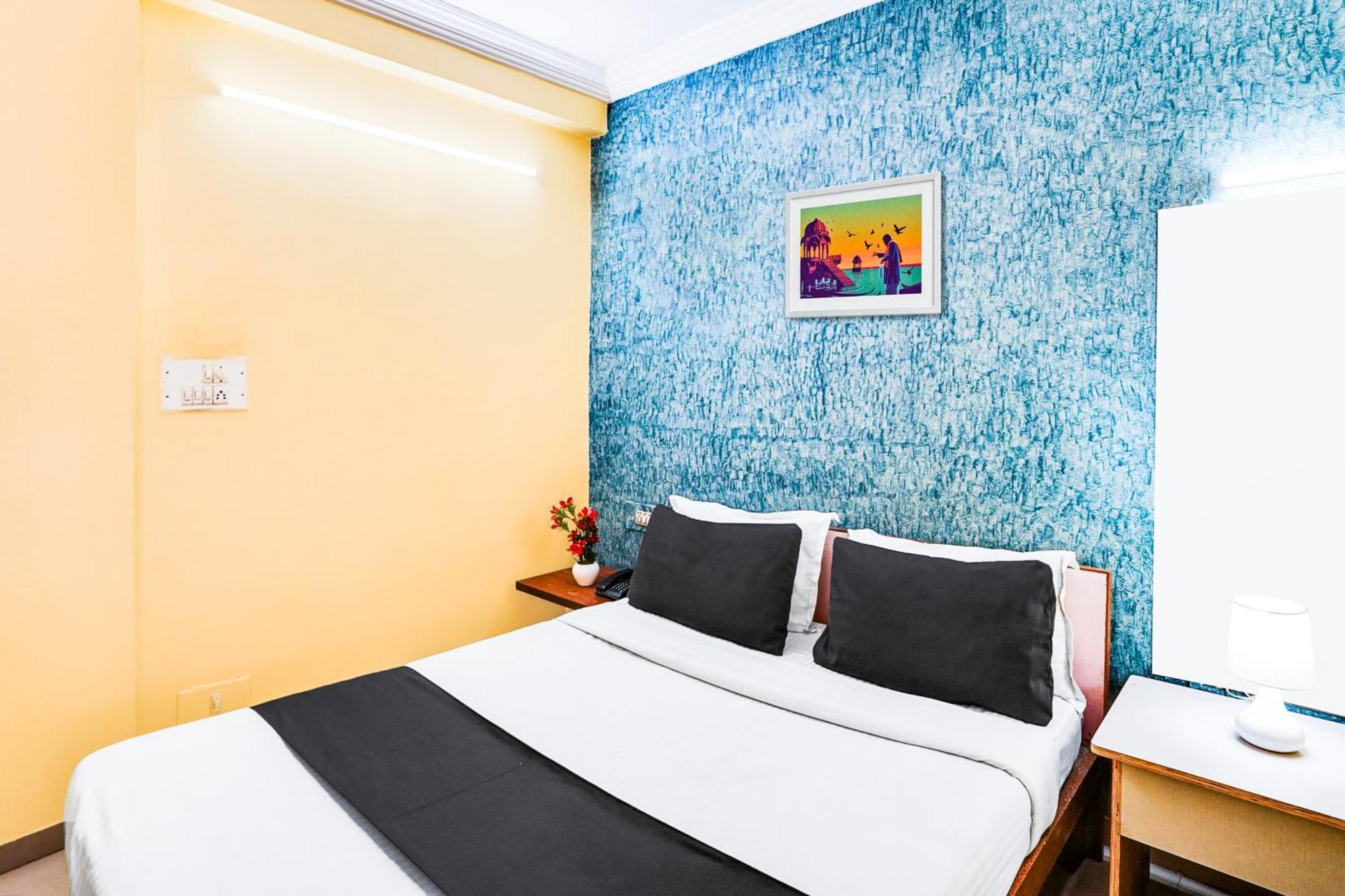 Hotel O Vibrant Residency Ahmedabad Bagian luar foto
