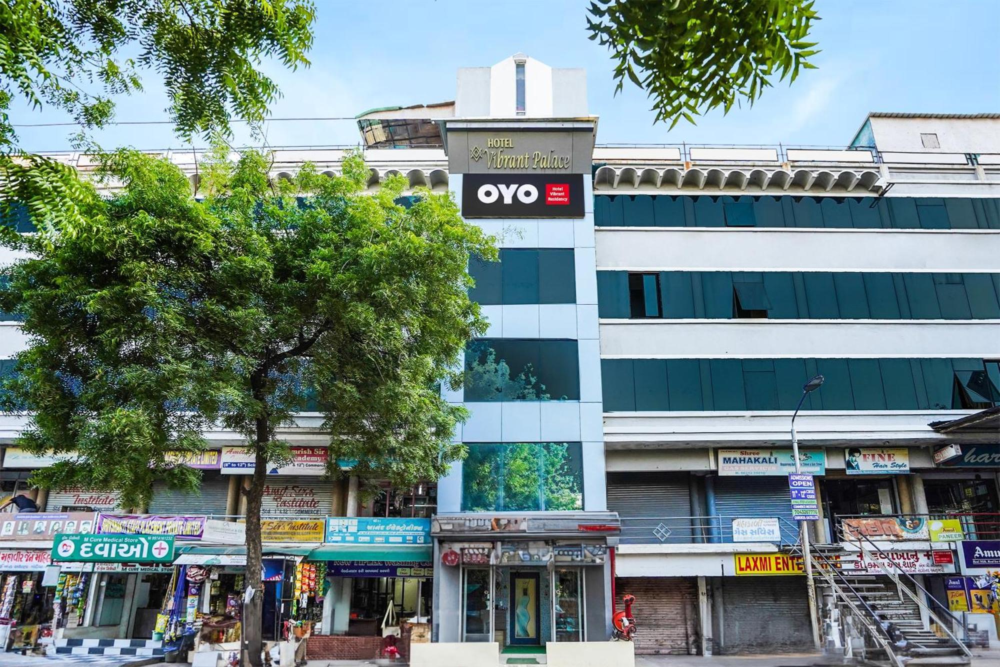 Hotel O Vibrant Residency Ahmedabad Bagian luar foto