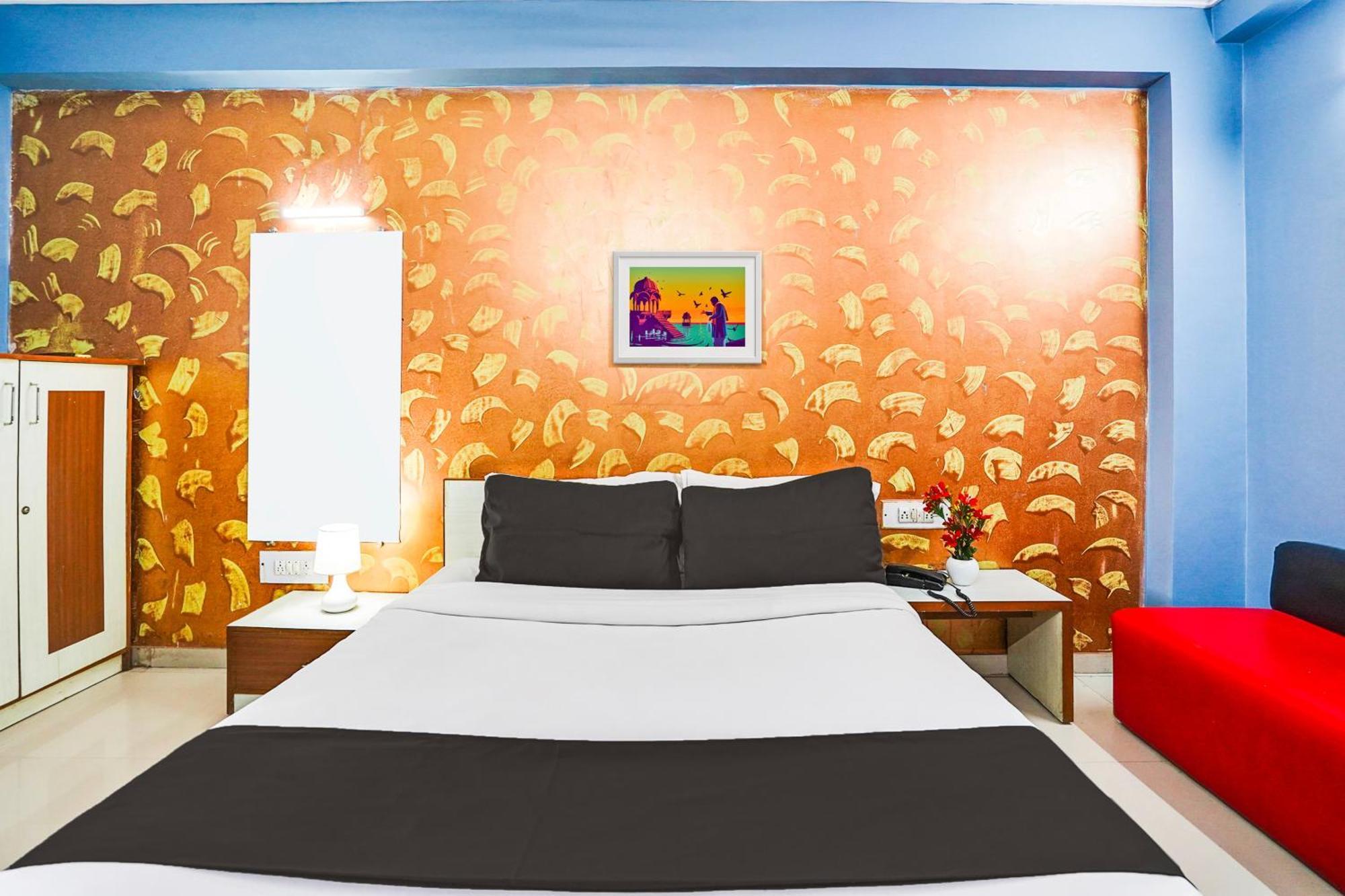 Hotel O Vibrant Residency Ahmedabad Bagian luar foto