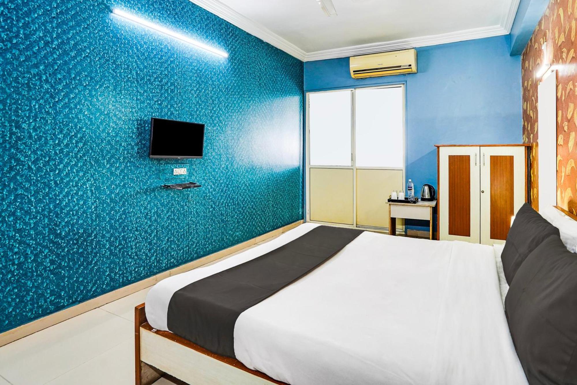 Hotel O Vibrant Residency Ahmedabad Bagian luar foto